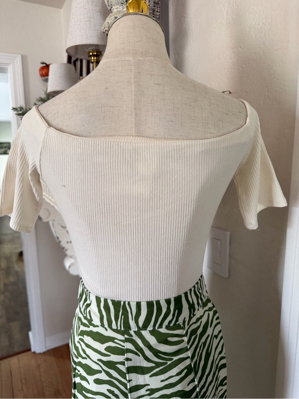 H&M Cream Ribbed Square-Neck Crop Top - Picture 3 of 5